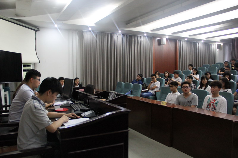 荷兰足球甲级联赛官网模拟法庭
